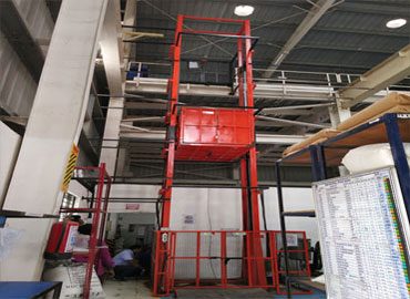 Hydraulic Goods Lift